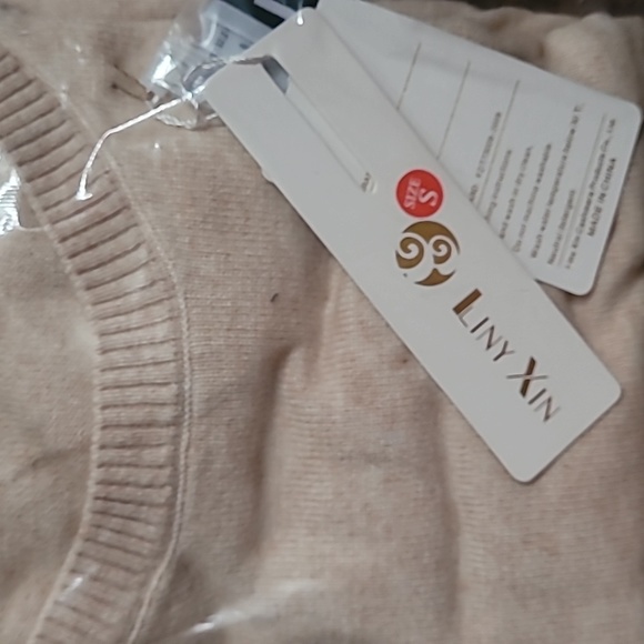 New Cashmere Heather Tan Liny Xin womens Crew Neck Sweater. - Picture 4 of 4